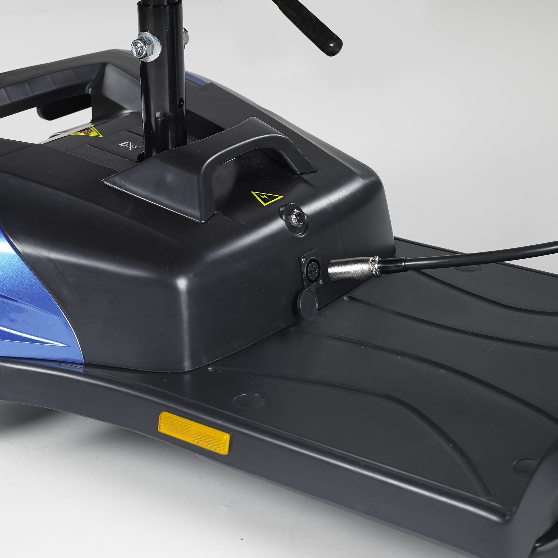 Invacare Colibri Mobility Scooter + FREE Bag worth $150 - Image 6
