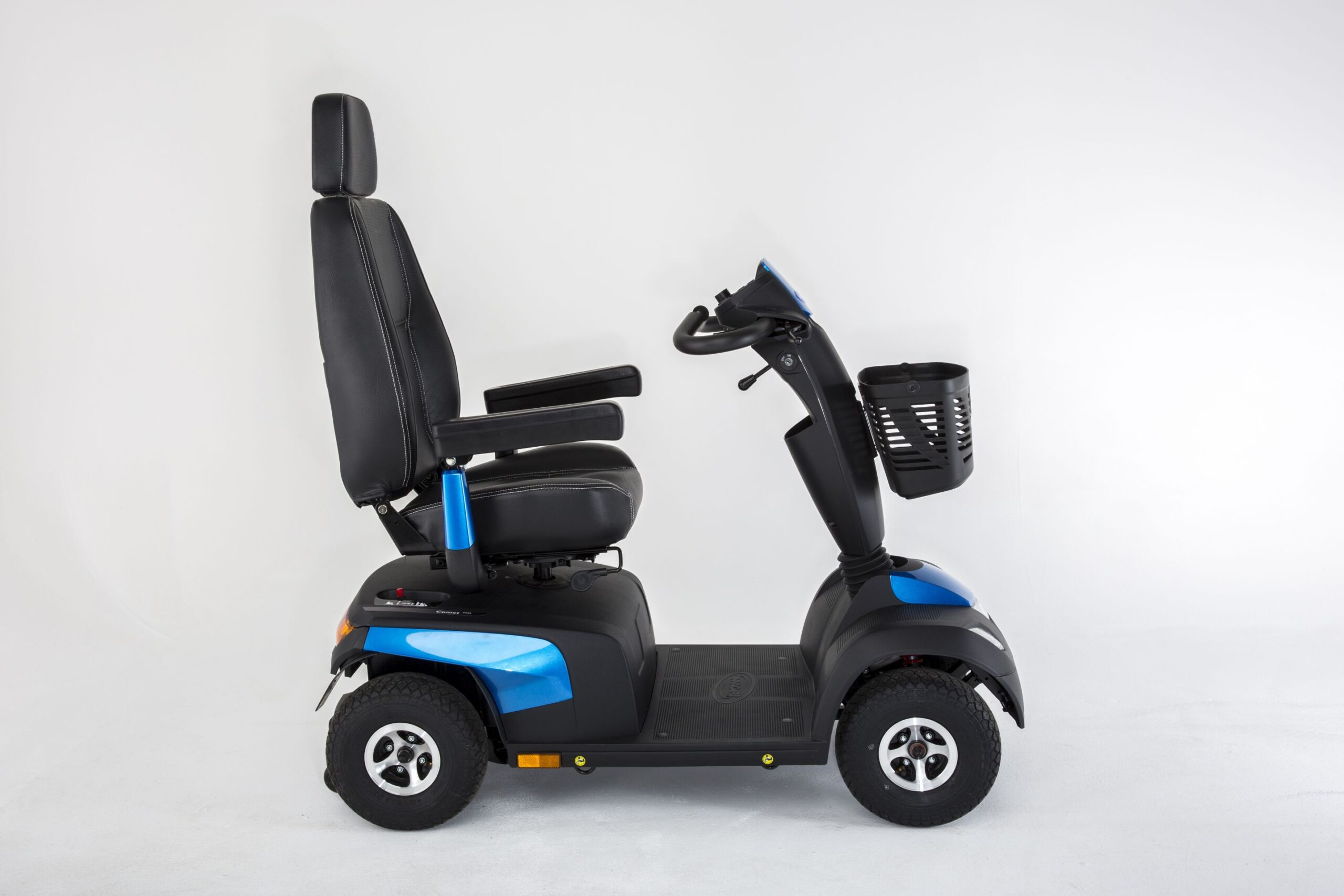 Invacare Comet Alpine Plus Mobility Scooter + FREE Bag worth $150 - Image 4