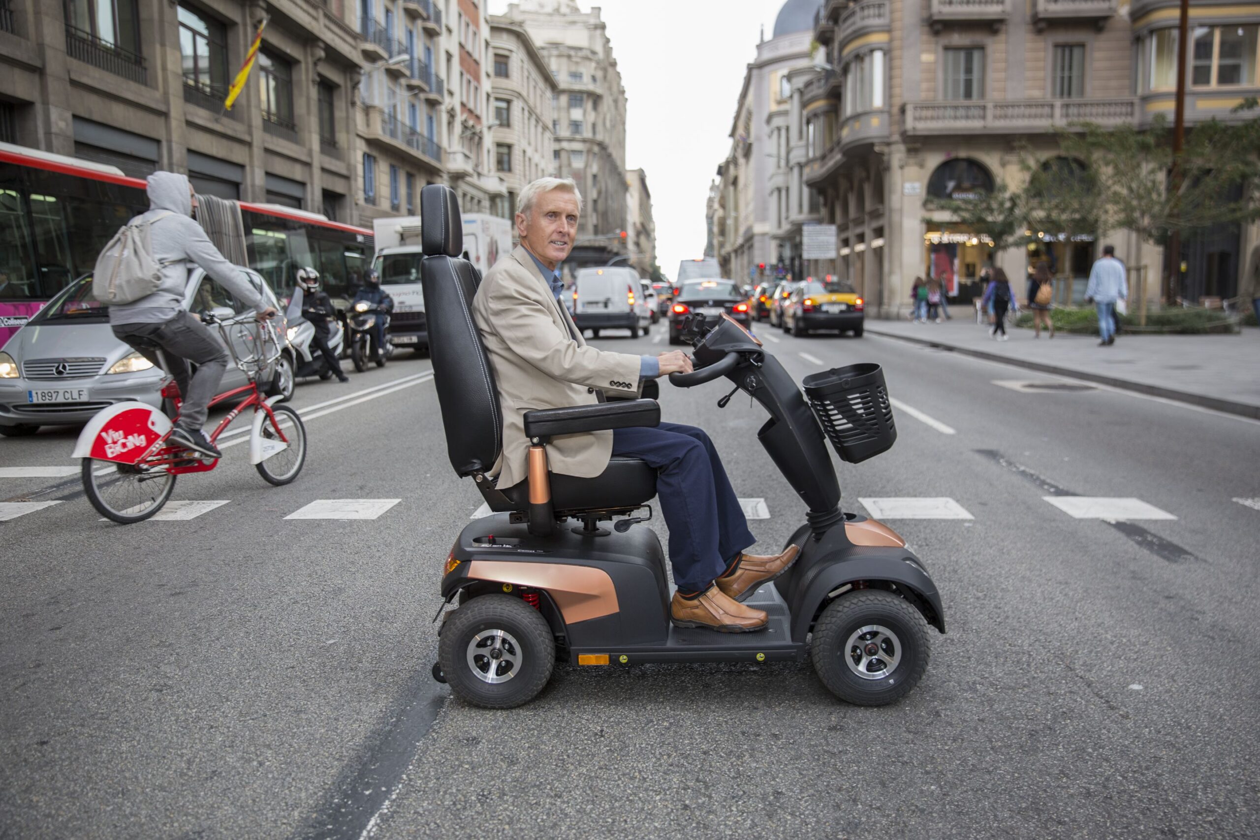 Invacare Comet Pro Mobility Scooter + FREE Bag worth $150 - Image 6