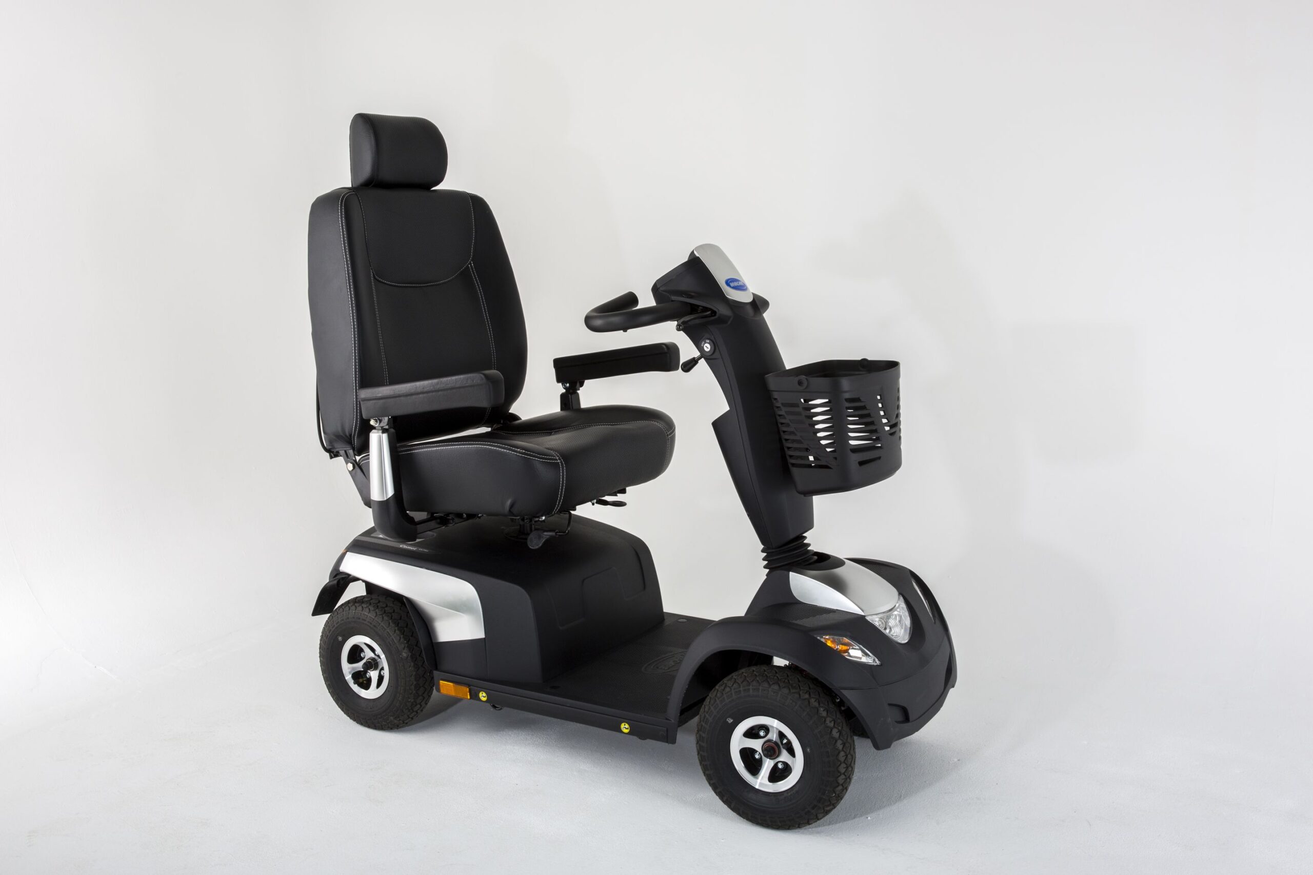 Invacare Comet Ultra Mobility Scooter + FREE Bag worth $150 - Image 5