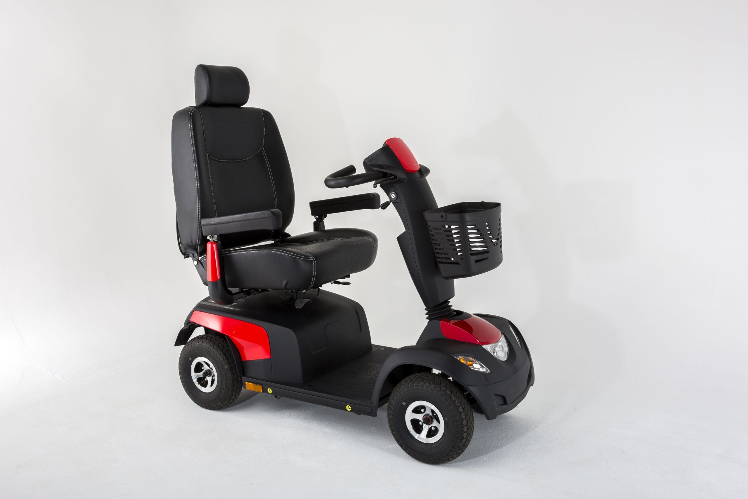 Invacare Comet Ultra Mobility Scooter + FREE Bag worth $150 - Image 7