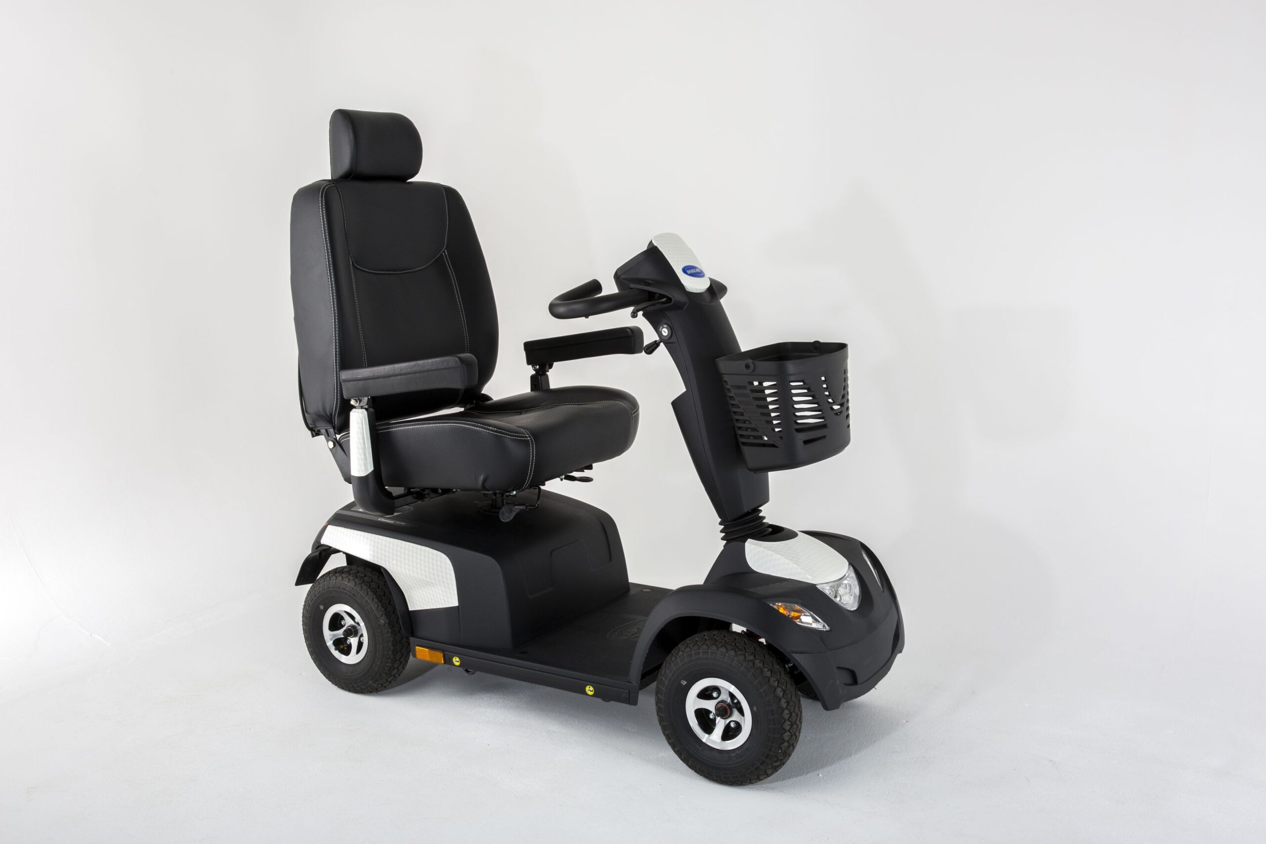 Invacare Comet Ultra Mobility Scooter + FREE Bag worth $150 - Image 8